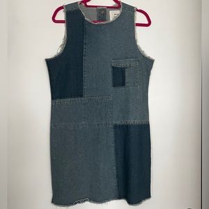 PATCH DENIM DRESS